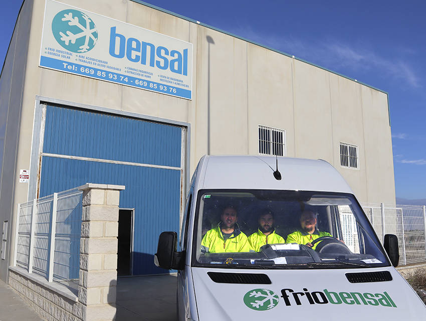 QUIENES SOMOS 3 Quienes Somos equipo FrioBensal